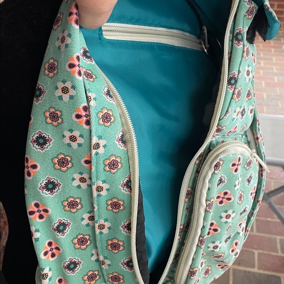 KAVU Rope Sling Bag – Mint Green Floral Print Crossbody Backpack - Picture 4 of 6